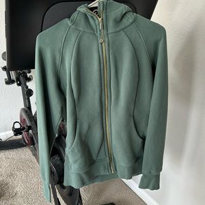Lululemon scuba full zip in forest green/gold